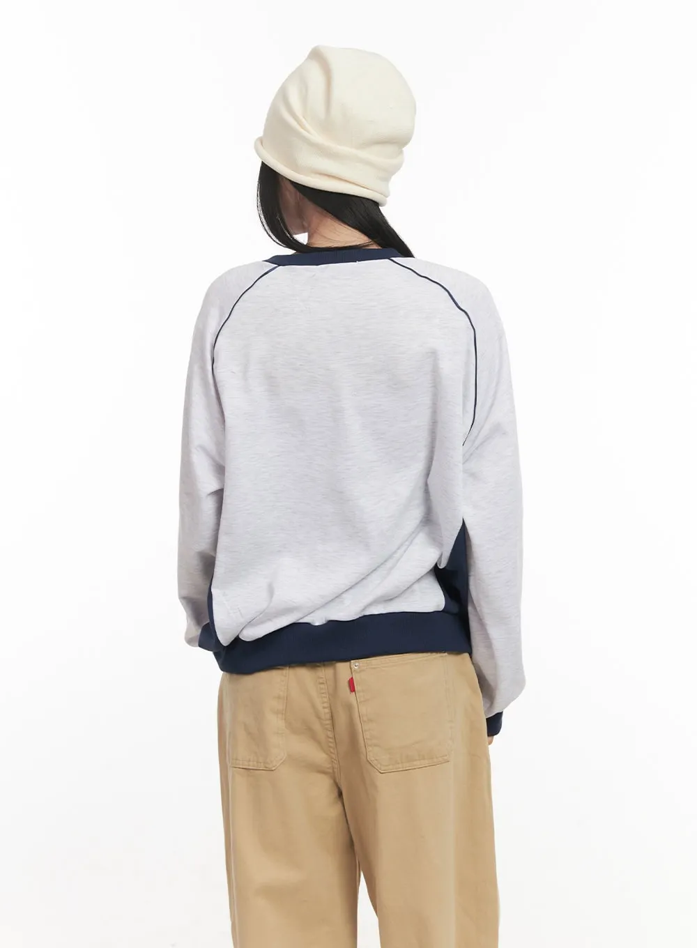 Graphic V-Neck Sweatshirt CF514