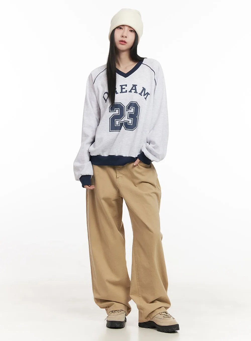 Graphic V-Neck Sweatshirt CF514