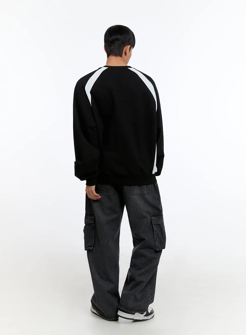 Men's Graphic Raglan Sweatshirt IS413