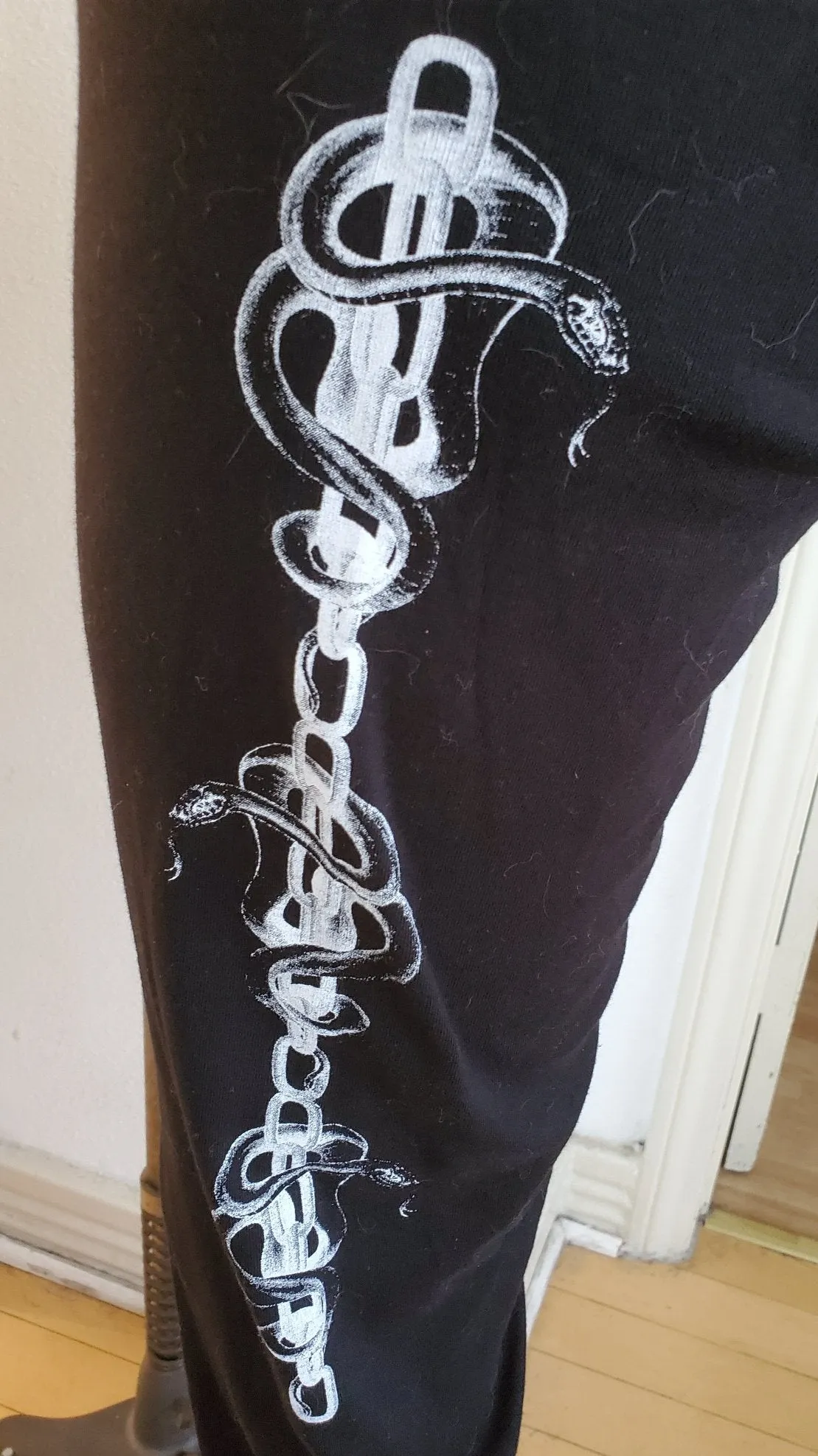 Serpent N' Chain Capri Jogger Pant